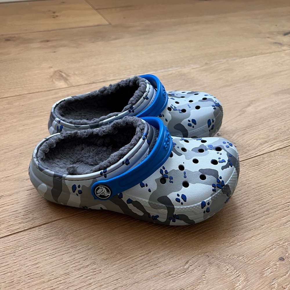 Brand New Lined Crocs Size 12 Little Kid